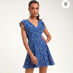 NWOT Blue Floral Lulus Dress! 🦋